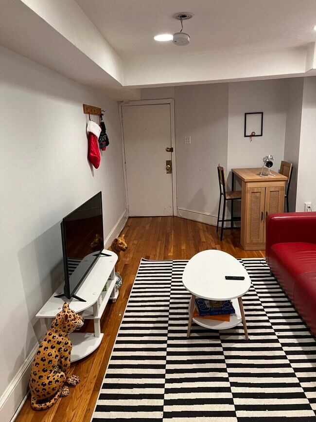 Foto del edificio - 35 Westland Ave