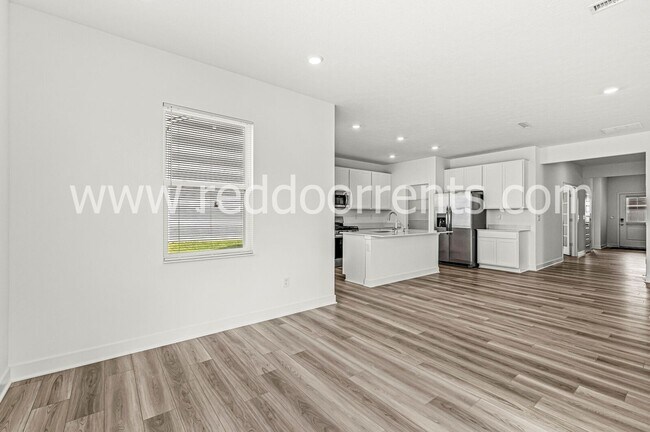 Foto del edificio - View this Property Today!