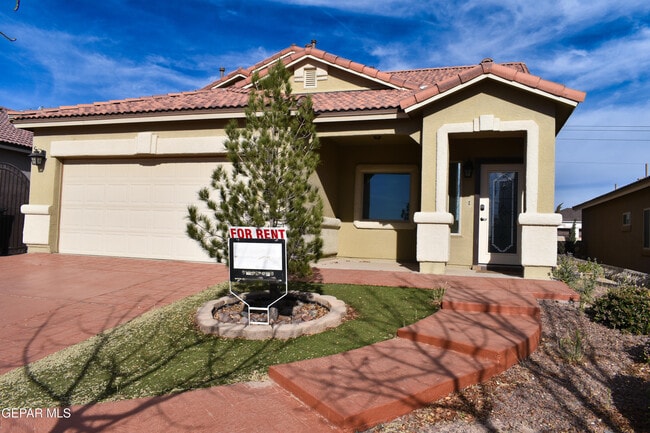 Building Photo - 300 Saltford Pl