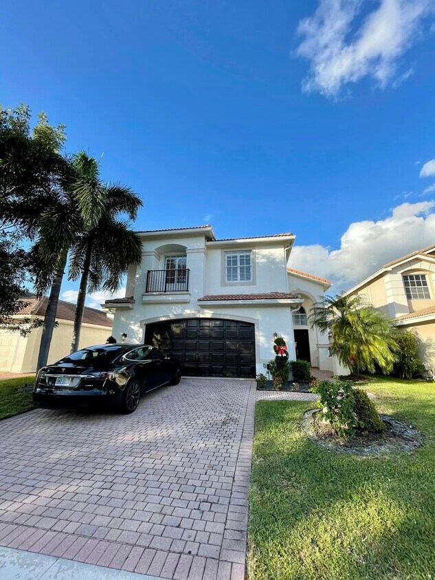 Foto principal - 8903 Chestnut Ridge Way