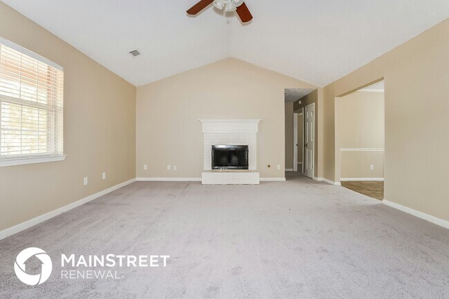 Foto del edificio - 315 Lacebark Ln
