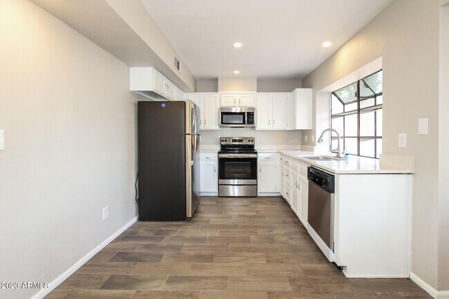 Foto del edificio - 5322 W Riviera Dr