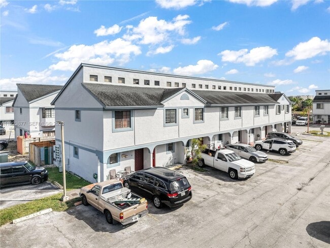 Foto del edificio - 12065 SW 18th St