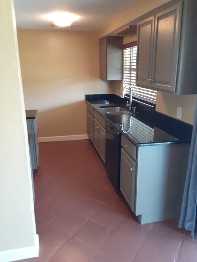 Foto del edificio - 5344 Caldwell St