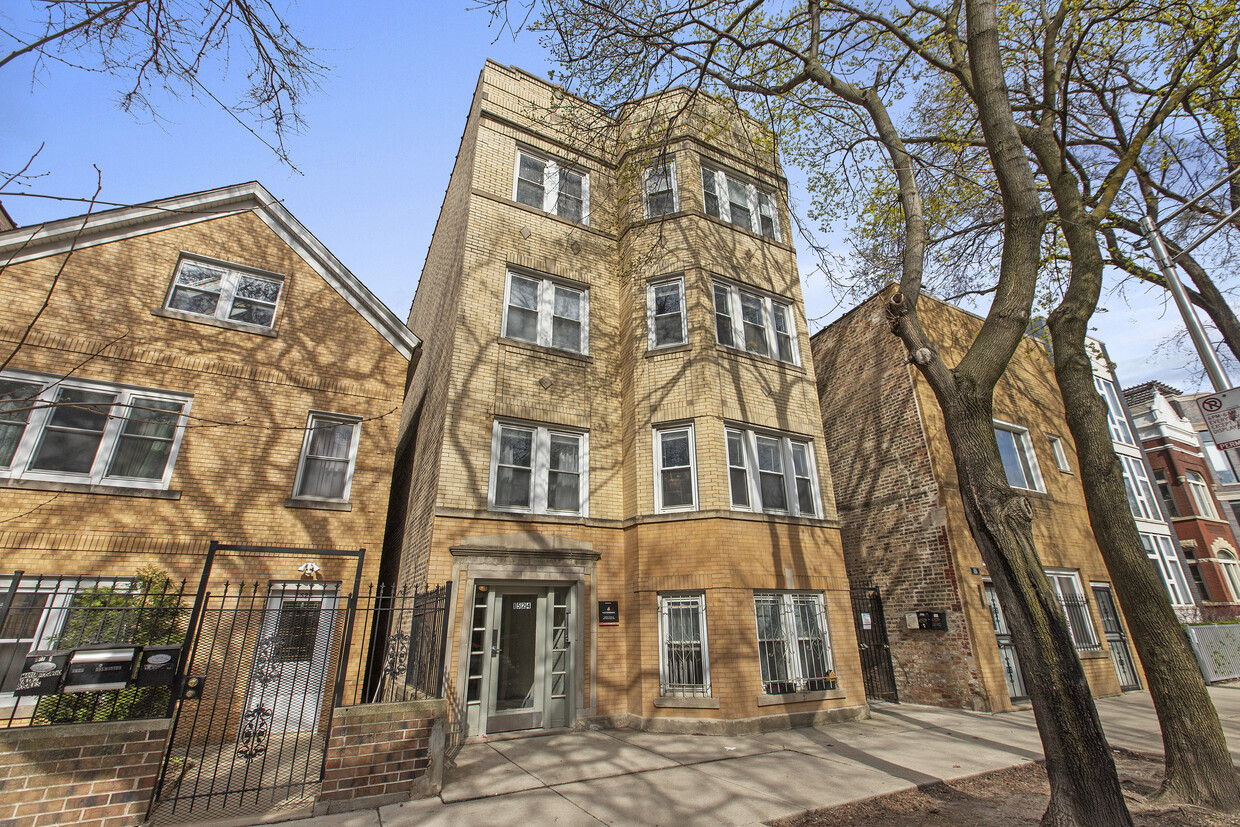 Primary Photo - 1524 N Artesian Ave