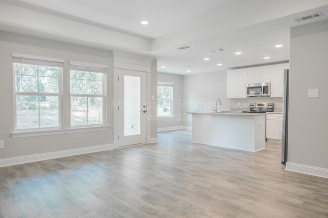 Foto del edificio - 126 Pointe Breeze Wy