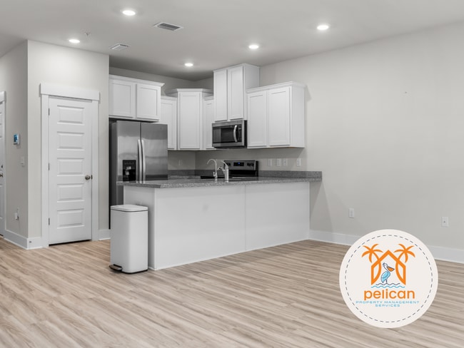 Building Photo - Modern 3-Bedroom Townhome in Gated Community