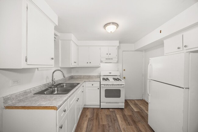 Building Photo - 1204 S 49th Ct