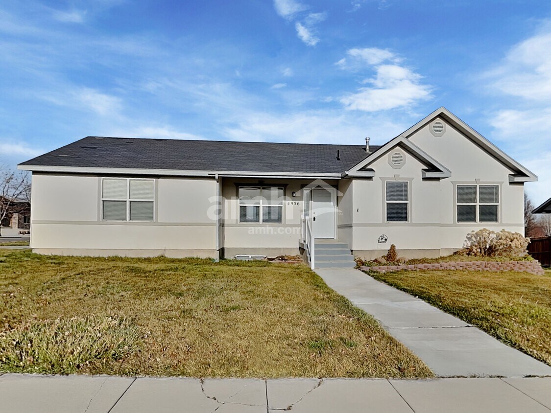 4956 Grand View Peak Drive House Rental in Riverton, UT