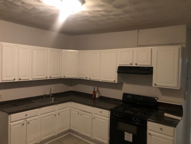 Building Photo - 103 Intervale St