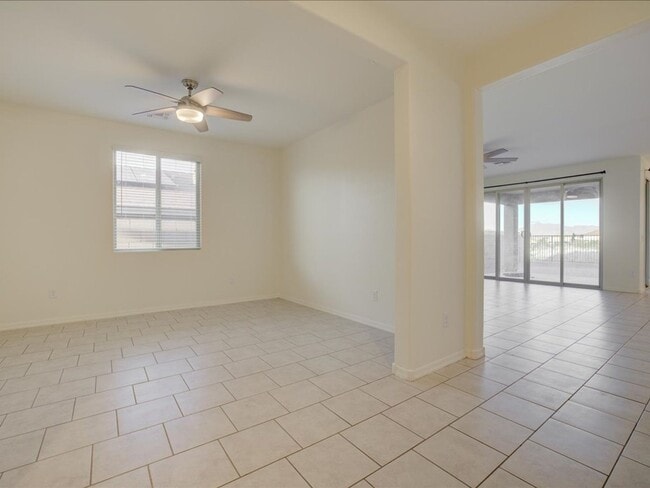 Building Photo - 3 Bedroom 2 Bath