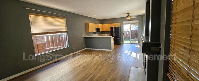 Foto del edificio - 4322 NE 76th Ave