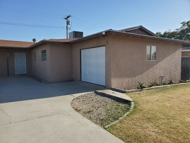 Super cute remodel 4 bedrooms 2 bath with ... - House for Rent in  Bakersfield, CA 