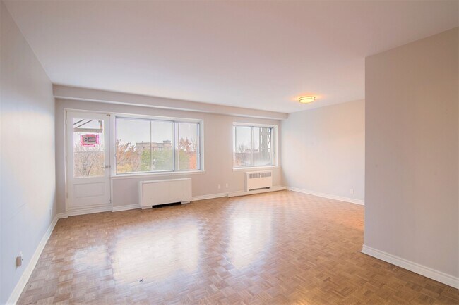 Photo du bâtiment - 4555 Av. Bonavista