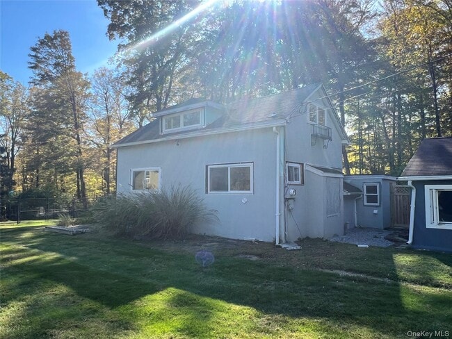 Building Photo - 294 Croton Falls Rd