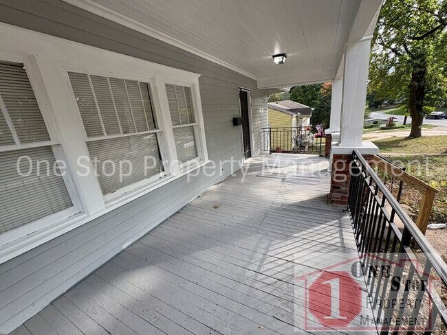 Foto del edificio - Charming 4-Bed, 2-Bath Home with Beautiful...