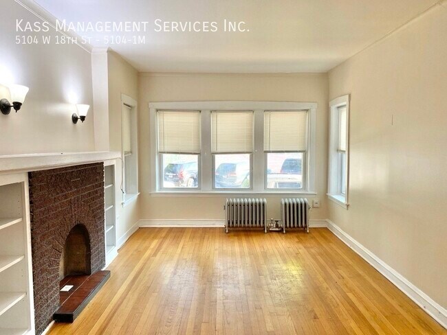 Foto del edificio - 5104 W 18th St
