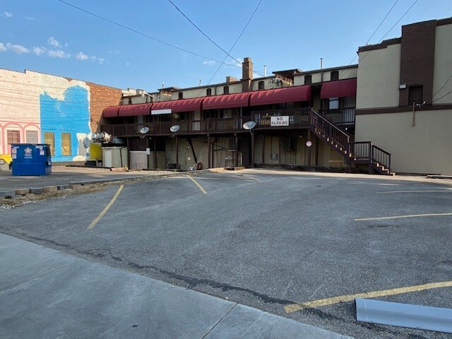 Building Photo - 1809 Adams St