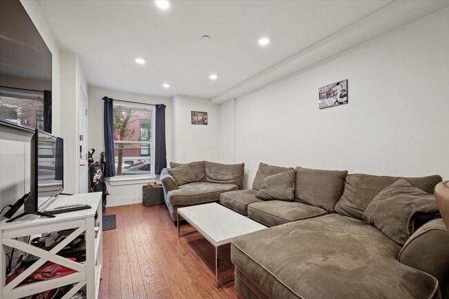 Living Room - 970 N Marshall St