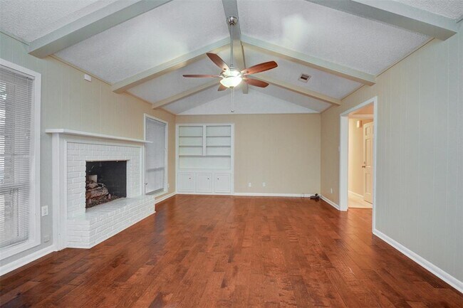 Foto del edificio - 6202 Dumfries Dr