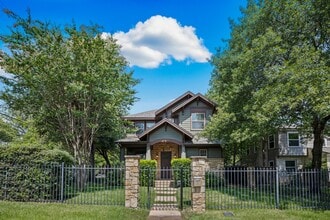 Building Photo - 3900 Willbert Rd