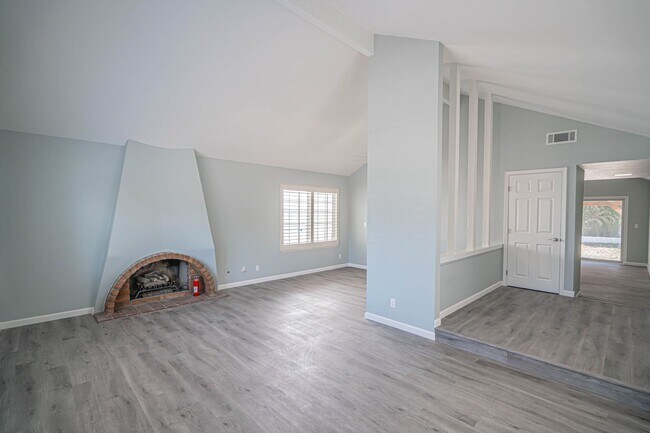 Foto del edificio - Single Story 3 Bedroom Home for Rent in Si...