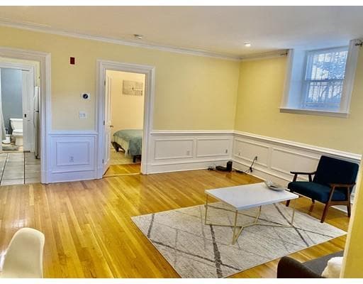 Building Photo - 148 Beacon St