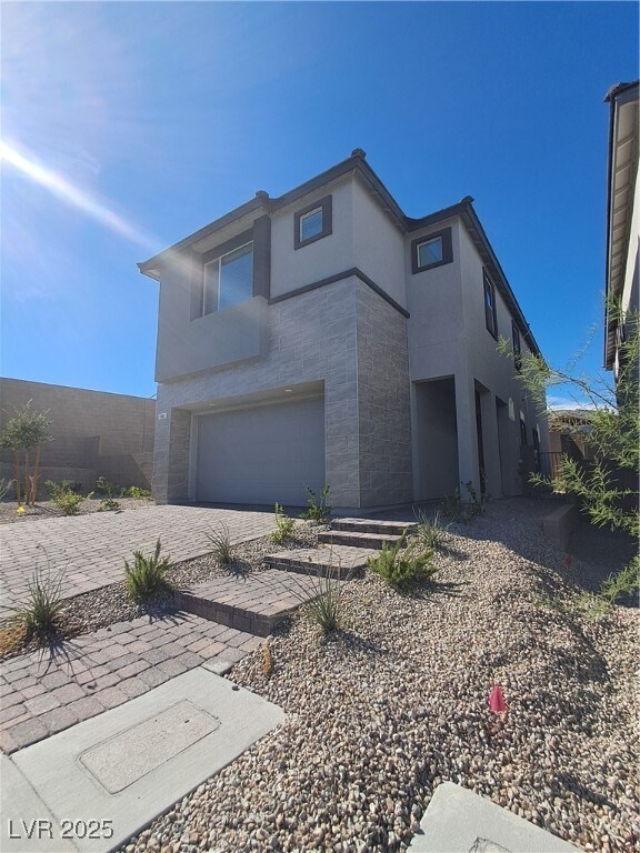 Primary Photo - 11880 Black Canary Ave