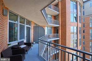 Building Photo - 8220 Crestwood Heights Dr