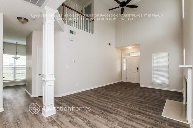 Foto del edificio - 16034 Farmall Dr
