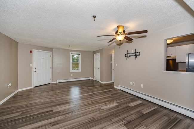 Building Photo - 68 Lantern Ln