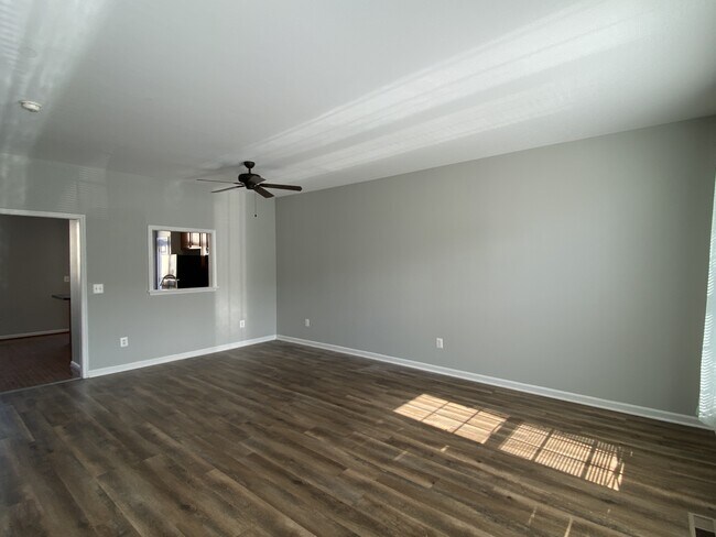 Foto del edificio - 30 Scholarship Ln