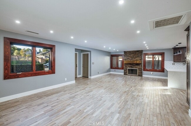 Building Photo - 5672 Rich Hill Way