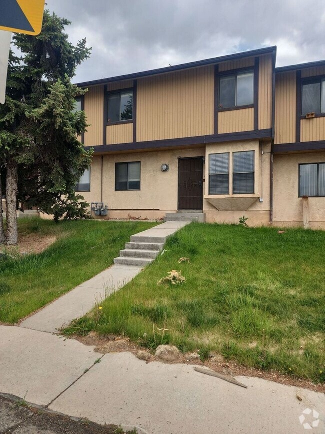 Building Photo - 171 College Way