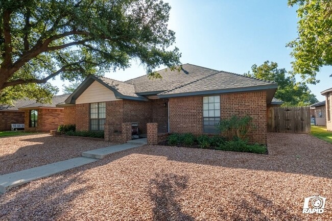 Foto del edificio - 4911 Sherwood Dr