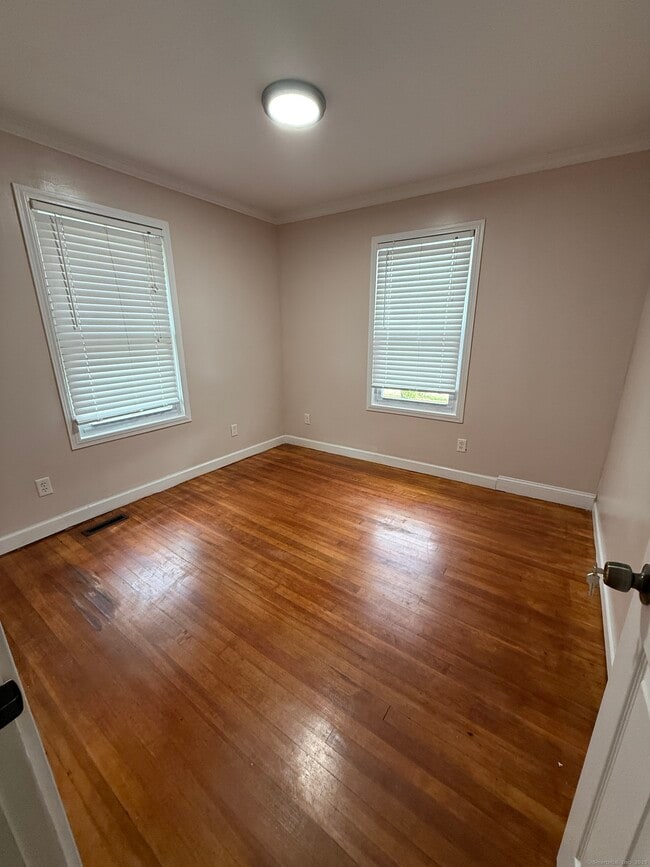 Foto del edificio - 593 Plank Rd