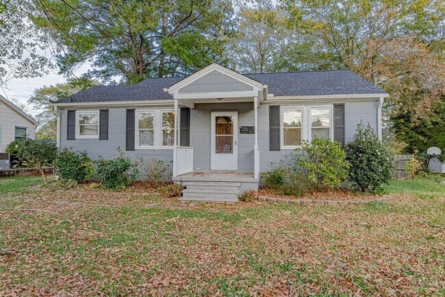 Building Photo - Cute Home in Spartanburg with Original Har...