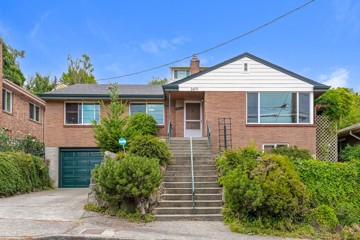Primary Photo - 2471 S Edmunds St