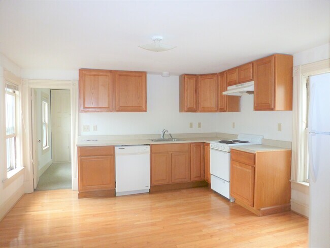 Building Photo - 111 N Winooski Ave