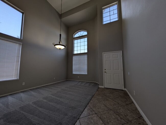 Building Photo - 4 BEDROOM HOME FOR RENT IN LAS VEGAS (NELL...