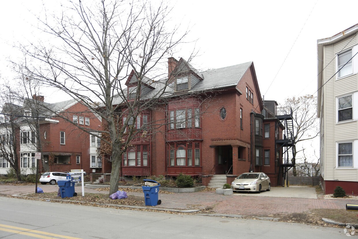 Primary Photo - Park, Cumberland & Woodford