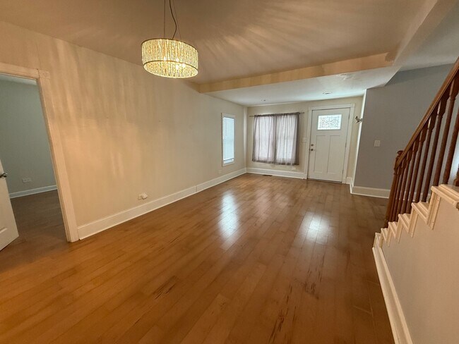 Foto del edificio - 15036 W Russell Rd