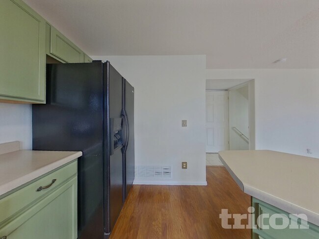 Foto del edificio - 5504 Vermillion Bluffs Dr