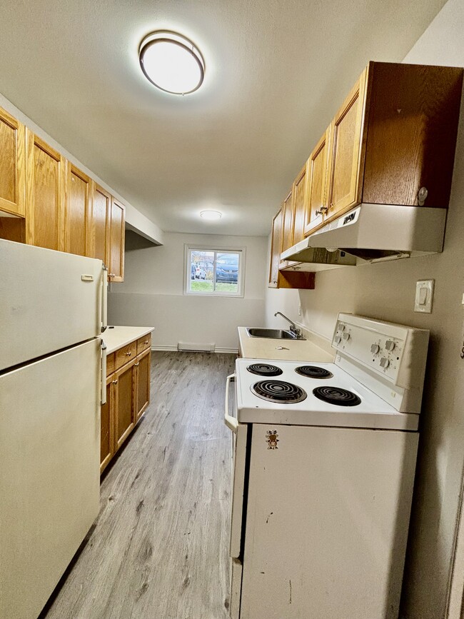 Building Photo - 100 Inverness Pl