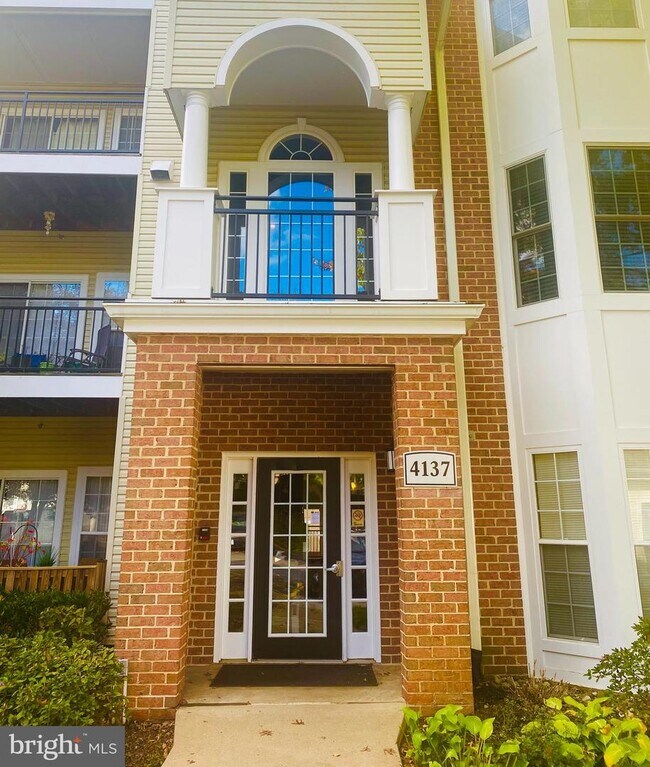 Building Photo - 4137 Fountainside Ln