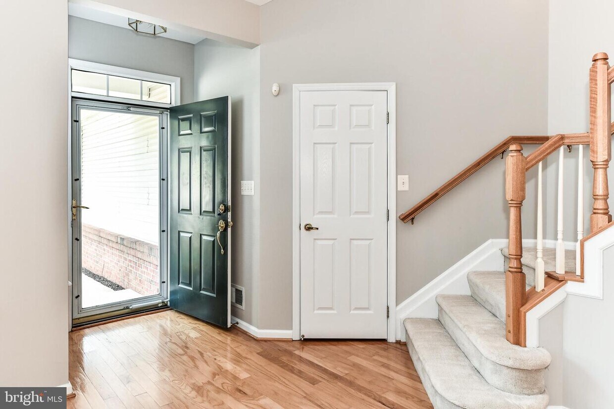 13941 Chelmsford Dr, Gainesville, VA 20155 Townhome Rentals in