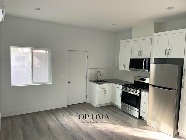 Building Photo - Private Studio Home in Lake Balboa