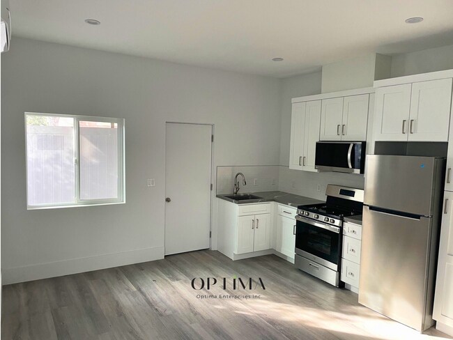 Foto del edificio - Private Studio Home in Lake Balboa