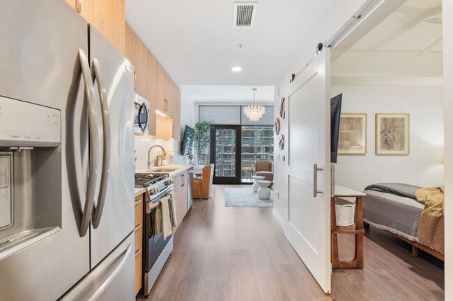 Building Photo - 1212 Demonbreun St