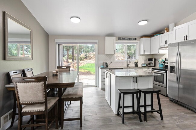 Foto del edificio - 60451 Iroquois Cir